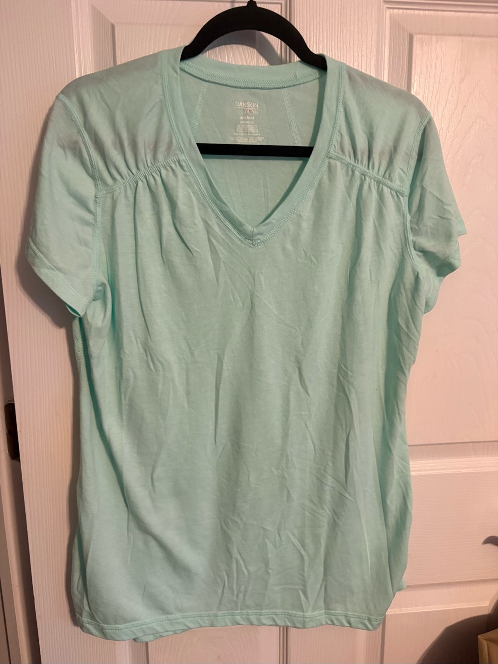Danskin Mint V-Neck Short Sleeve Tee semi fitted xxl